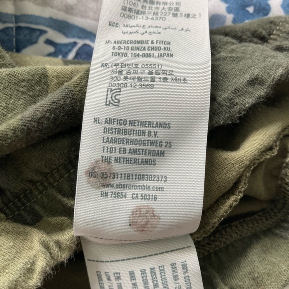 Hollister Cropped Longsleeve Camouflage Top Women’s XS - Picture 7 of 7